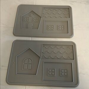 Pampered Chef Gray Silicone Baking Mold for gingerbread cookie houses. Like New!
